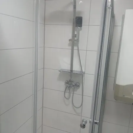 Mit Neuem Bad Und Kueche Appartement *